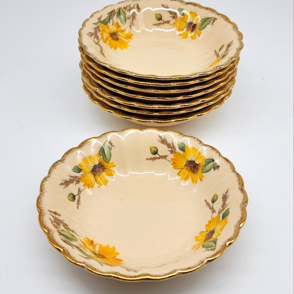 Serbring Golden Ware 22K Yellow Daisy Coupe Scalloped Gold Snack 8- Bowls 12-oz